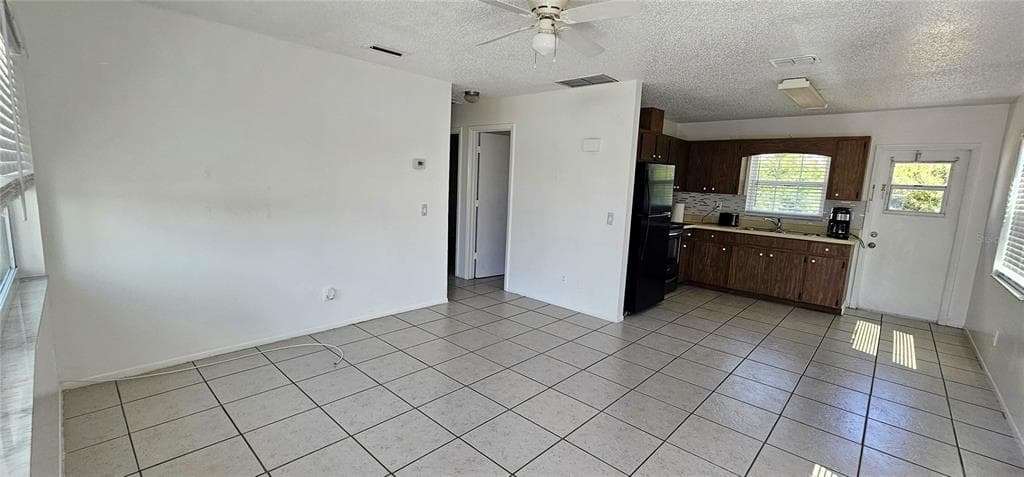 12048 HENLEY AVENUE # A & B, PORT CHARLOTTE, FL 33981 — zdjęcie 3