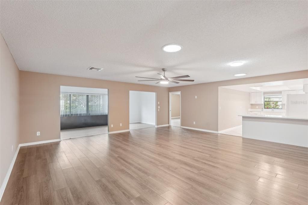 2529 LANCASTER DRIVE, SUN CITY CENTER, FL 33573 — zdjęcie 4