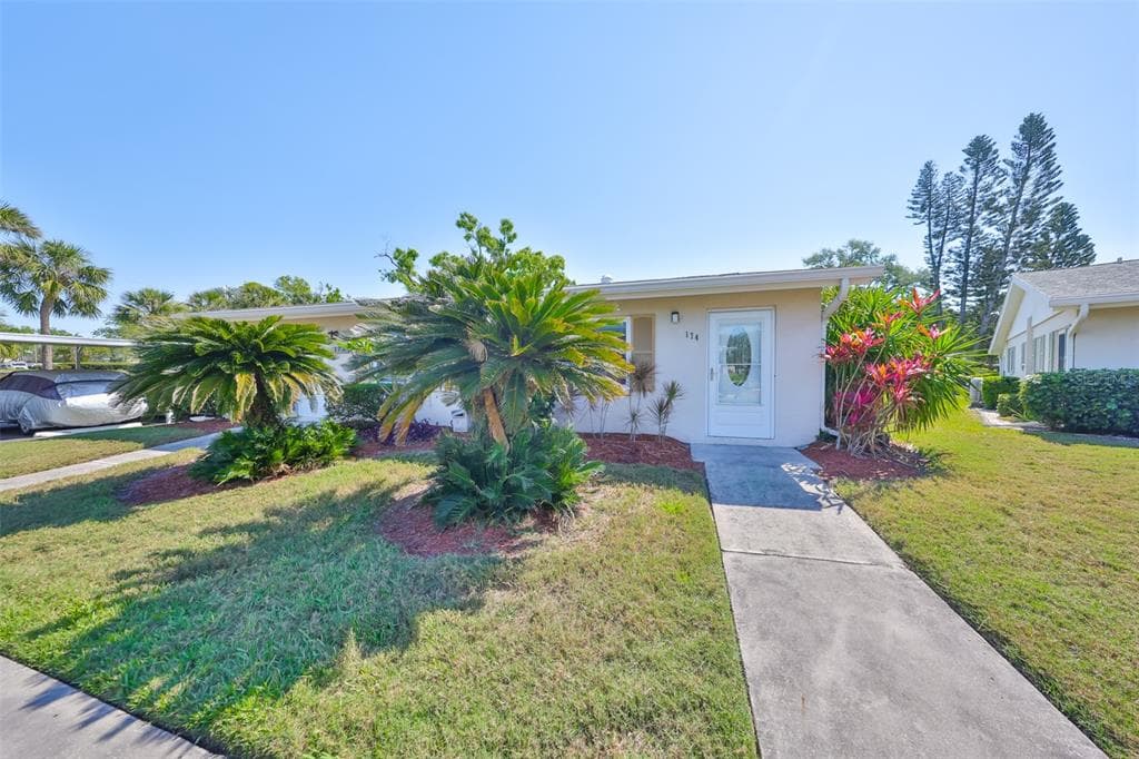 2202 CLUBHOUSE DRIVE # 174, SUN CITY CENTER, FL 33573