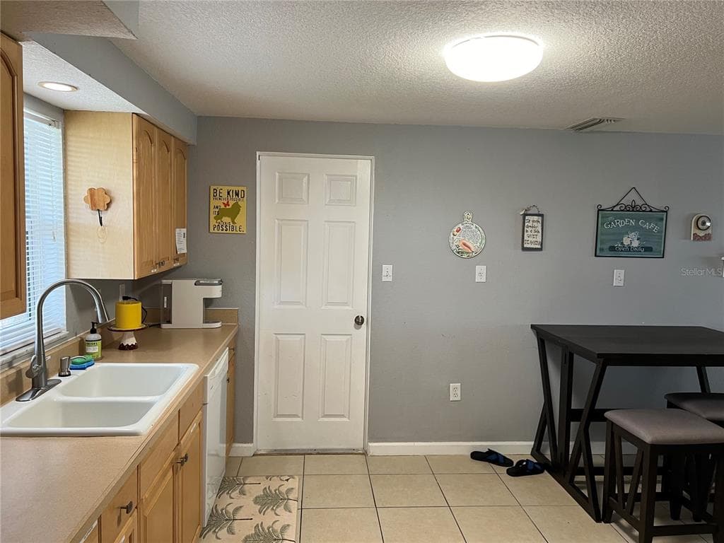 705 CRESTVIEW CIRCLE NW, PORT CHARLOTTE, FL 33948 — zdjęcie 3