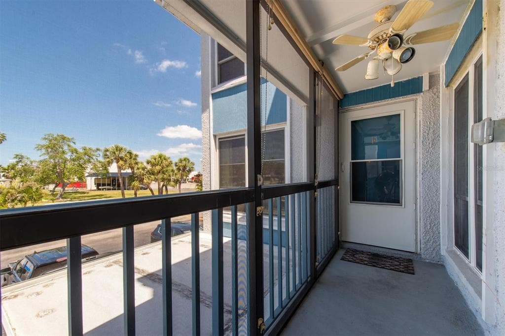 171 MEDALLION BOULEVARD # F, MADEIRA BEACH, FL 33708 — zdjęcie 3