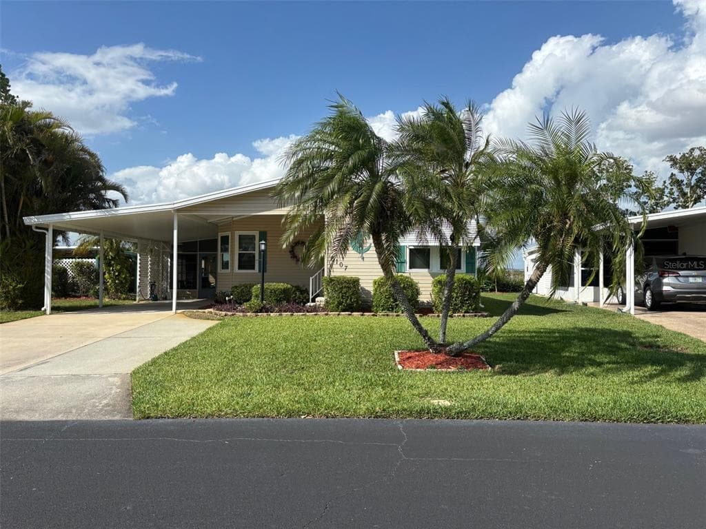 6107 GRAND OAKS DRIVE SE, WINTER HAVEN, FL 33884