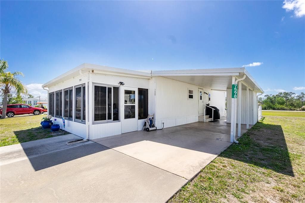 7598 RATAN CIRCLE, PORT CHARLOTTE, FL 33981 — zdjęcie 2