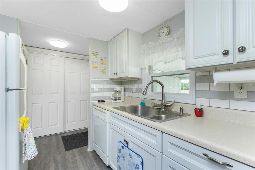 7598 RATAN CIRCLE, PORT CHARLOTTE, FL 33981 — zdjęcie 5