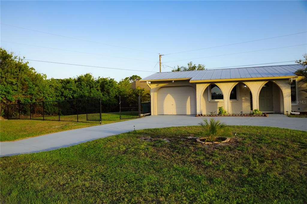 389 MILLPORT STREET NW, PORT CHARLOTTE, FL 33948 — zdjęcie 2