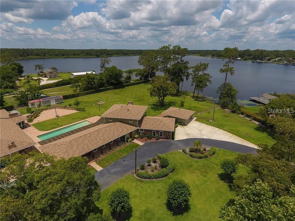 910 N KEPLER ROAD, DELAND, FL 32724