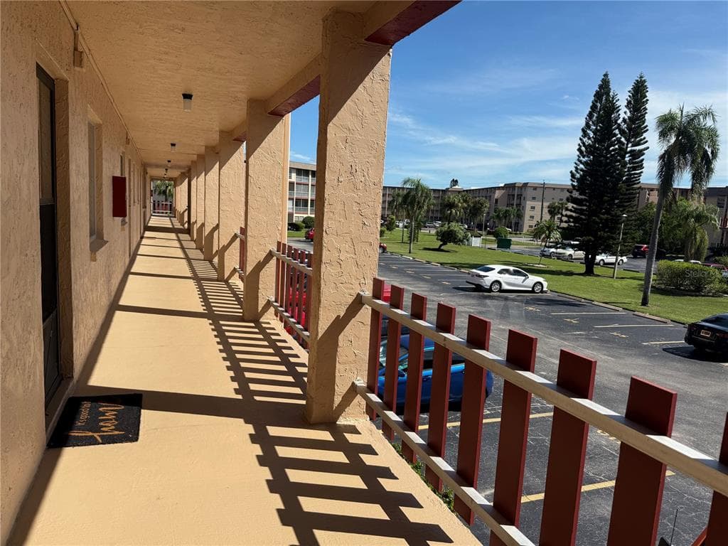 4186 HERON WAY # B-219, BRADENTON, FL 34205
