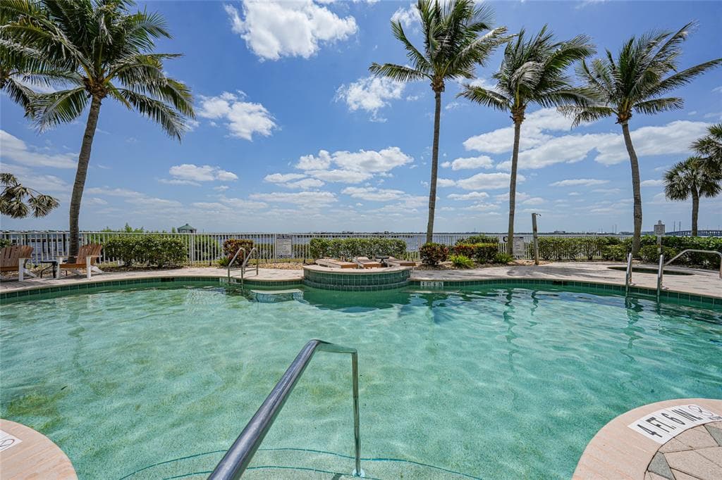 5114 MELBOURNE STREET # A202, PUNTA GORDA, FL 33980 — zdjęcie 2