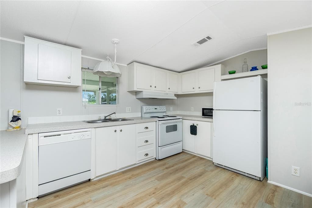 7364 TISA AVENUE, PORT CHARLOTTE, FL 33981 — zdjęcie 2