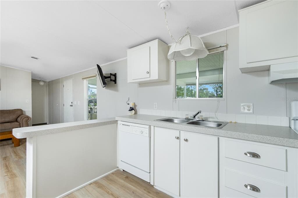 7364 TISA AVENUE, PORT CHARLOTTE, FL 33981 — zdjęcie 4
