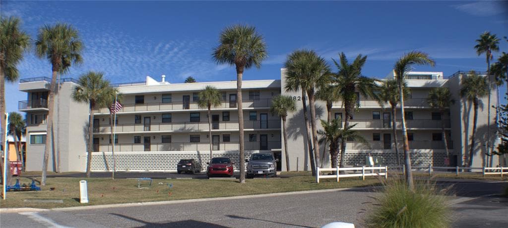 18201 GULF BOULEVARD # 201, REDINGTON SHORES, FL 33708 — zdjęcie 2