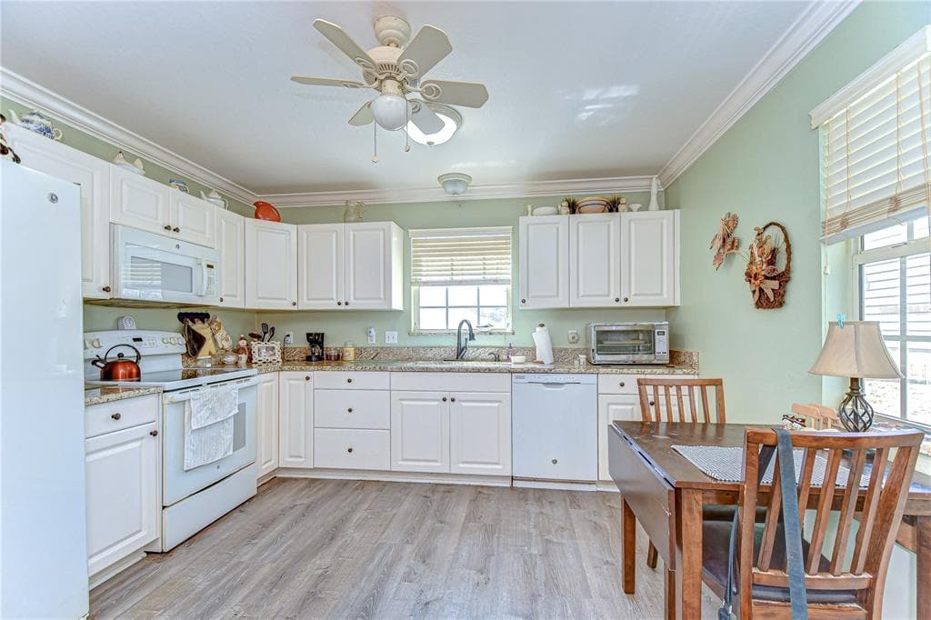 5906 GREENBRIAR COURT, ZEPHYRHILLS, FL 33542 — zdjęcie 2