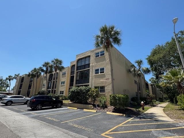 11485 OAKHURST ROAD # 319, LARGO, FL 33774