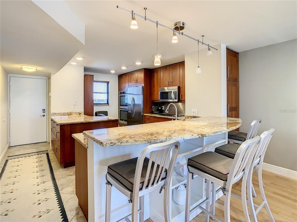 18304 GULF BOULEVARD # 516, REDINGTON SHORES, FL 33708 — zdjęcie 3