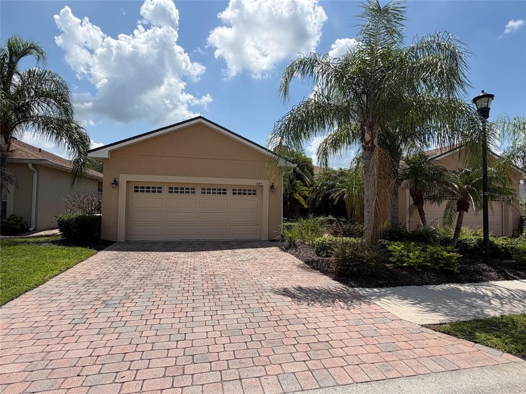1224 VIENNA SQUARE DRIVE, WINTER HAVEN, FL 33884