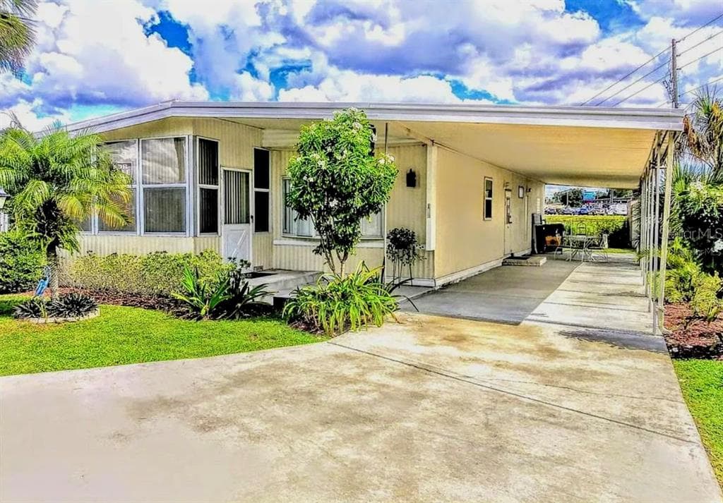 100 LAKESIDE RANCH DRIVE, WINTER HAVEN, FL 33881
