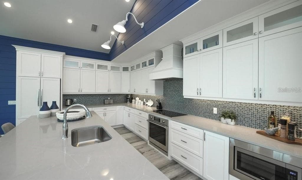 212 SPRING AVENUE, ANNA MARIA, FL 34216 — zdjęcie 2