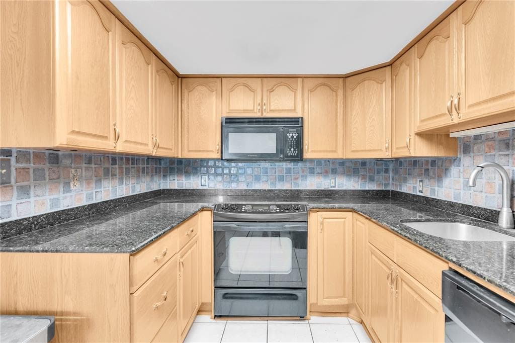 1 KEY CAPRI # 303E, TREASURE ISLAND, FL 33706 — zdjęcie 3