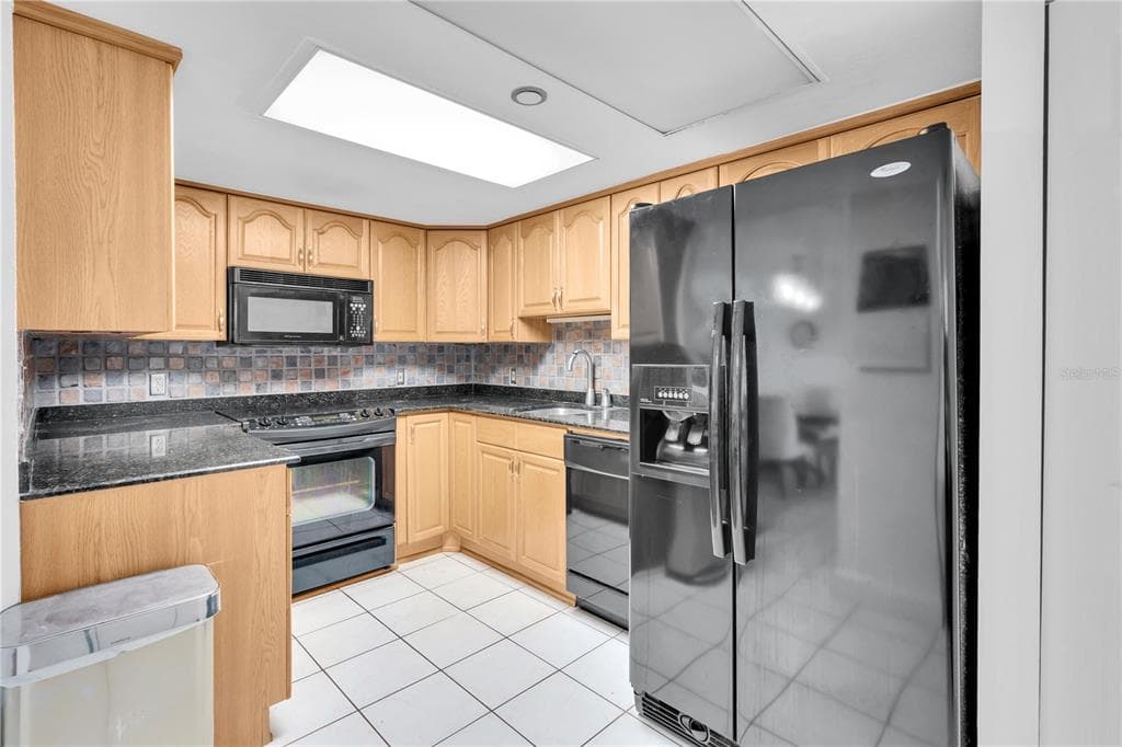1 KEY CAPRI # 303E, TREASURE ISLAND, FL 33706 — zdjęcie 5