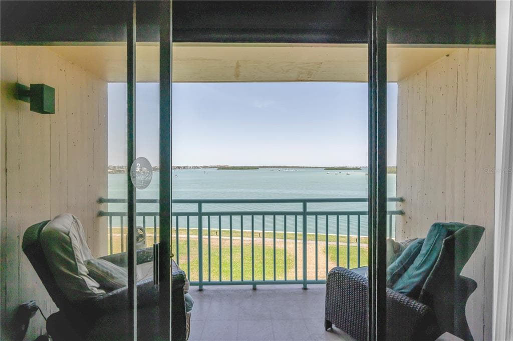 1 KEY CAPRI # 303E, TREASURE ISLAND, FL 33706 — zdjęcie 4