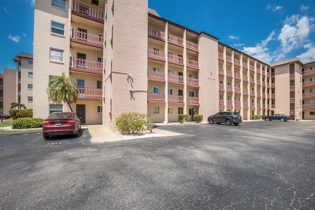 4015 LAKE BAYSHORE DRIVE # 108, BRADENTON, FL 34205
