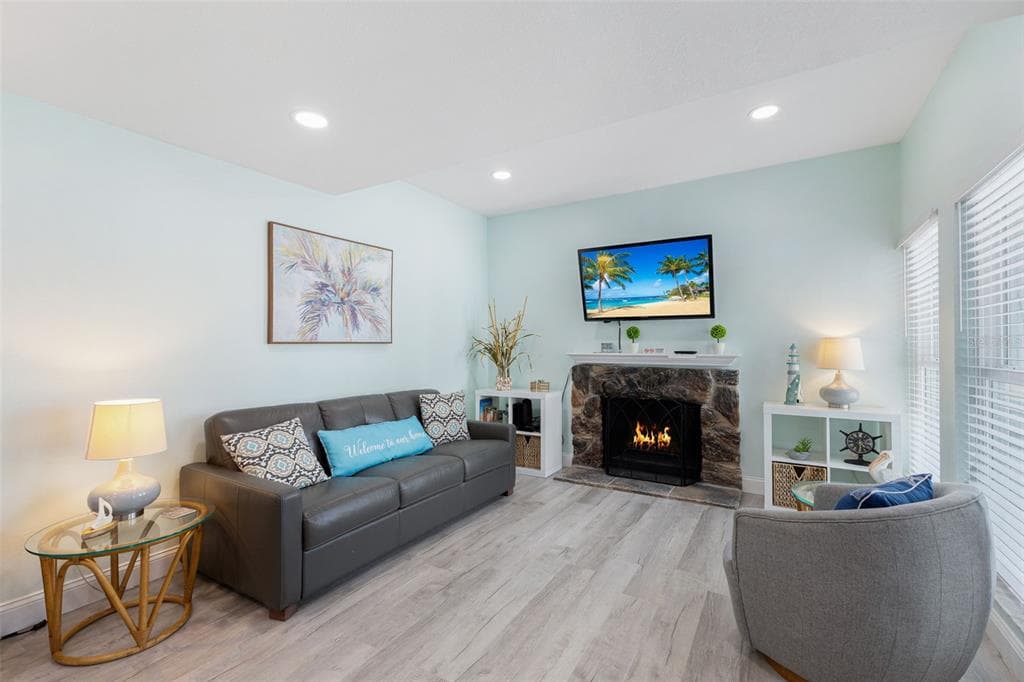 337 REX PLACE # G, MADEIRA BEACH, FL 33708 — zdjęcie 3