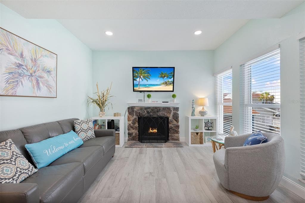 337 REX PLACE # G, MADEIRA BEACH, FL 33708 — zdjęcie 4