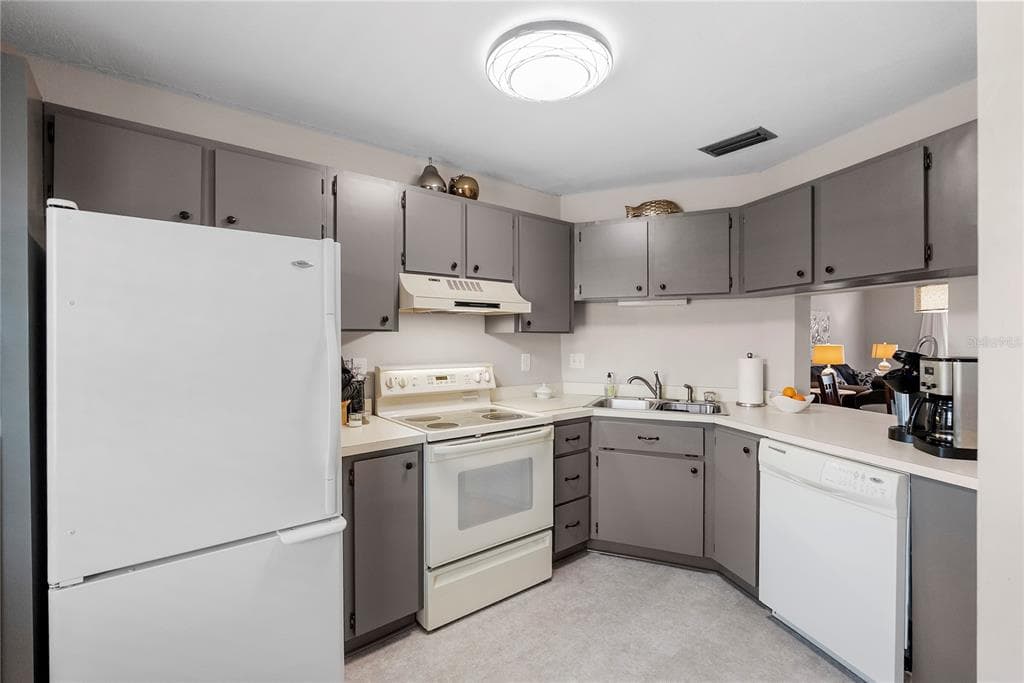 8703 BARDMOOR BOULEVARD # 305, SEMINOLE, FL 33777 — zdjęcie 5