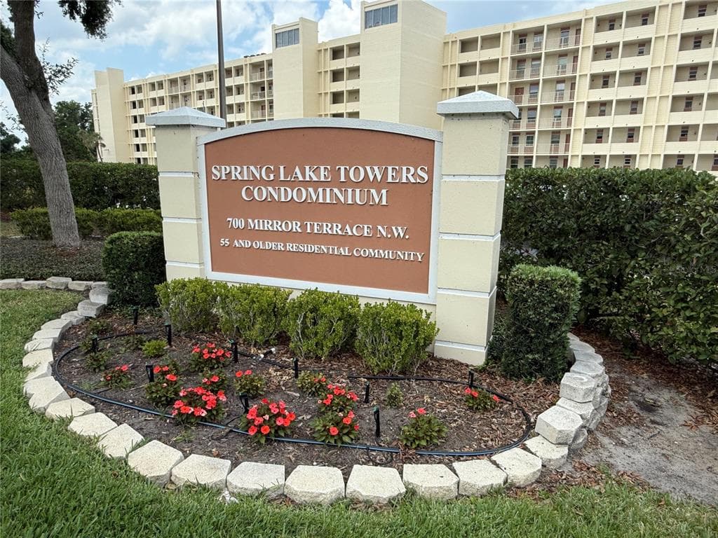 700 MIRROR TERRACE NW # 303, WINTER HAVEN, FL 33881