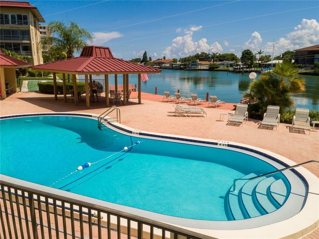 105 ISLAND WAY # 131, CLEARWATER BEACH, FL 33767 — zdjęcie 5