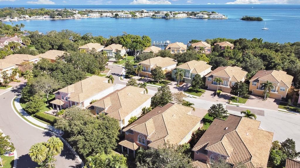 184 BANYAN BAY DRIVE, ST PETERSBURG, FL 33705