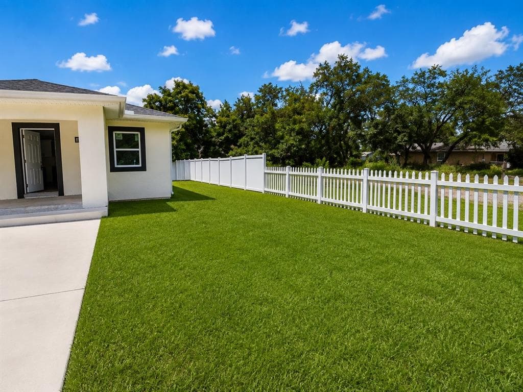 3704 SMITH TREE STREET, TAMPA, FL 33619 — zdjęcie 2