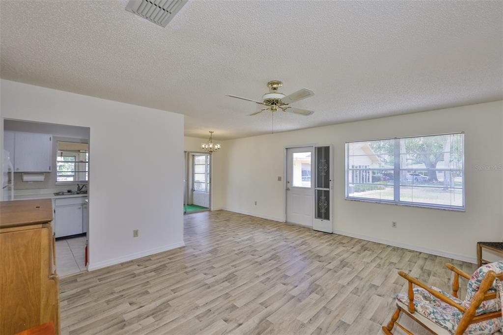 1904 CANTERBURY LANE # 18, SUN CITY CENTER, FL 33573 — zdjęcie 4