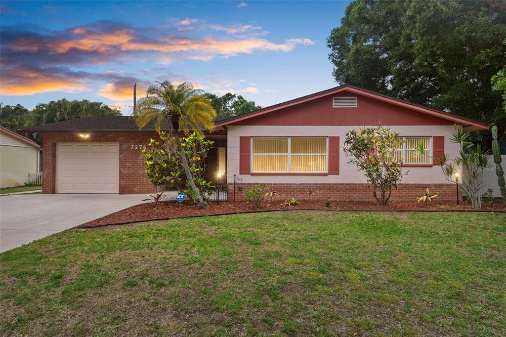 7276 21ST STREET N, ST PETERSBURG, FL 33702 — zdjęcie 2