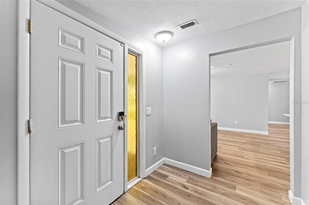 1127 WYATT STREET N, CLEARWATER, FL 33756 — zdjęcie 3