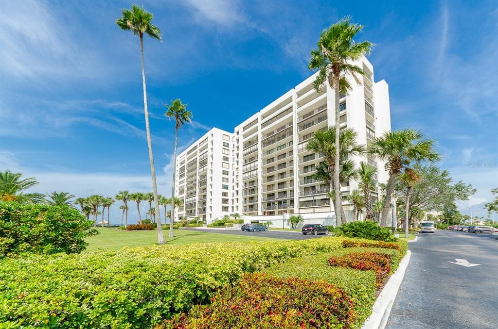 1460 GULF BOULEVARD # 1105, CLEARWATER BEACH, FL 33767