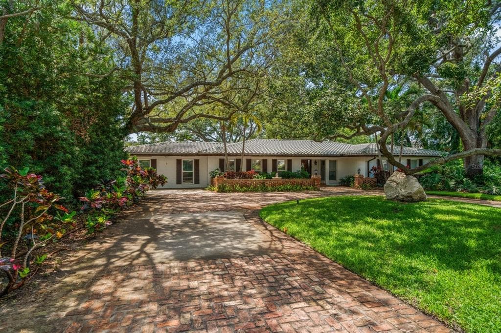 7 ROSERY LANE, BELLEAIR, FL 33756
