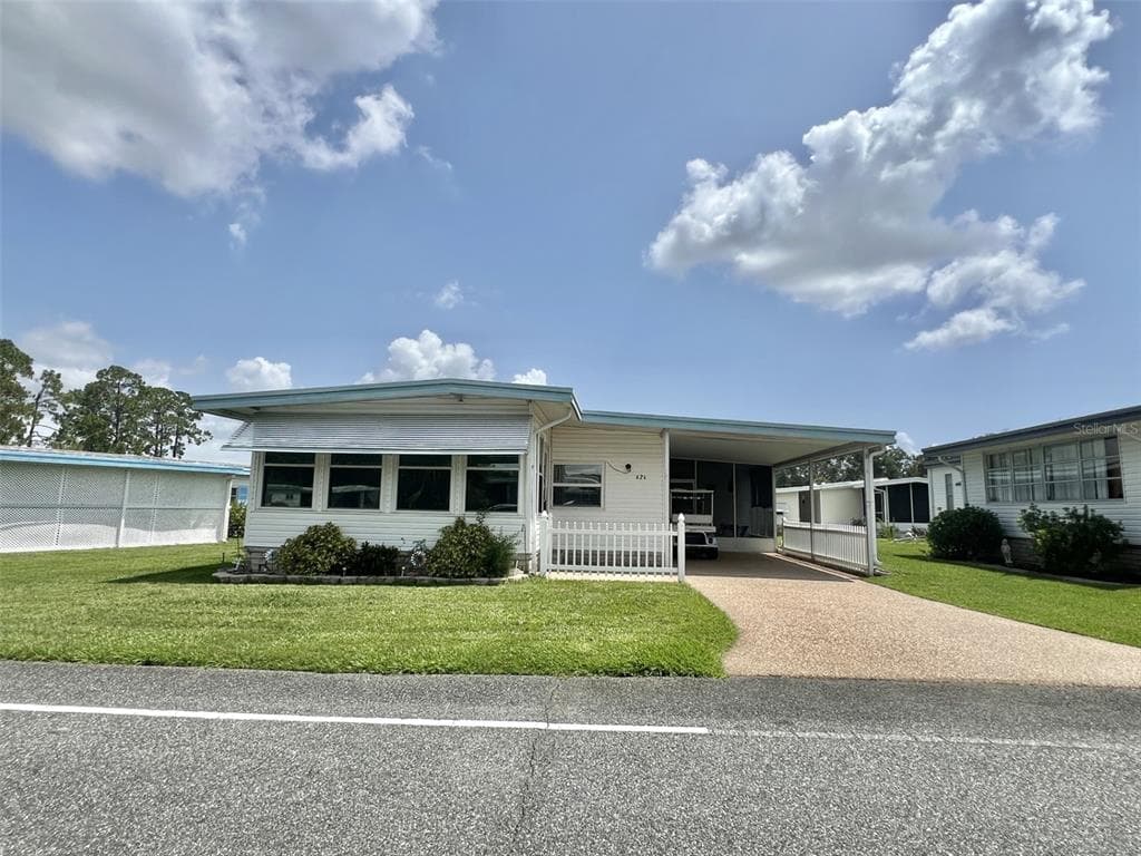424 HAWTHORNE BOULEVARD, LEESBURG, FL 34748