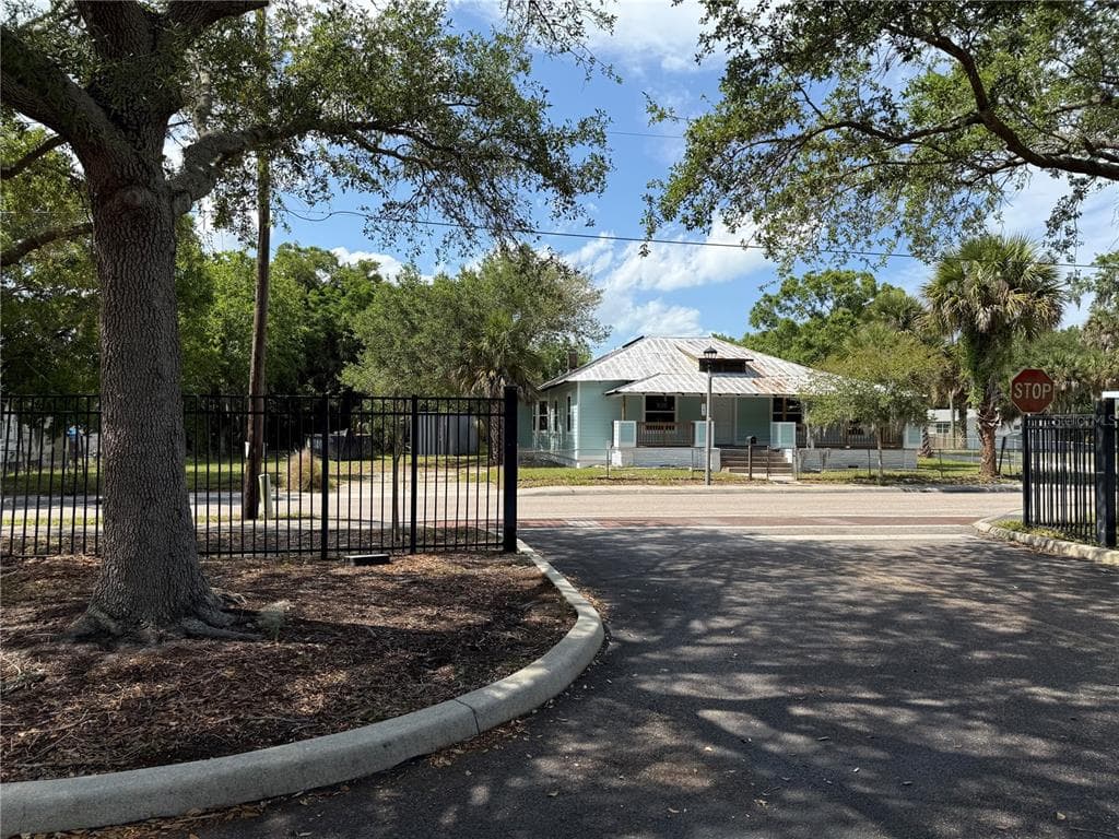 585 WASHINGTON STREET, NEW SMYRNA BEACH, FL 32168 — zdjęcie 2