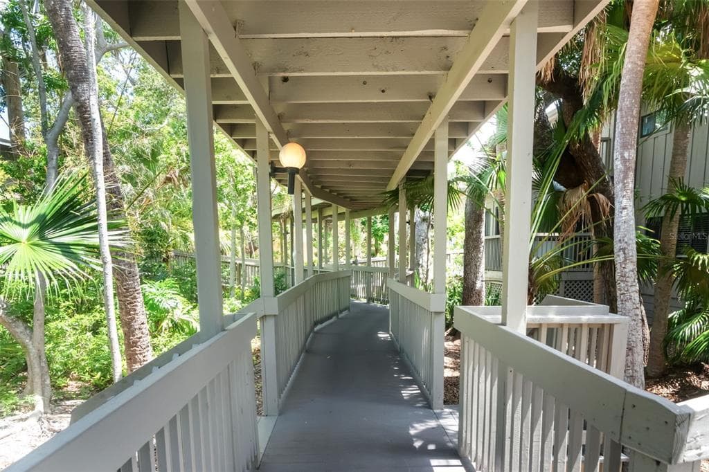 1347 LANDINGS DRIVE # 6, SARASOTA, FL 34231 — zdjęcie 3