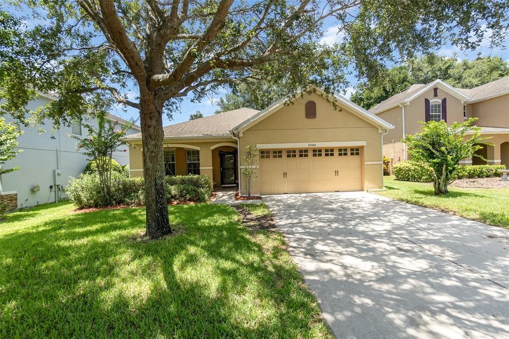 30308 CHEVAL STREET, MOUNT DORA, FL 32757