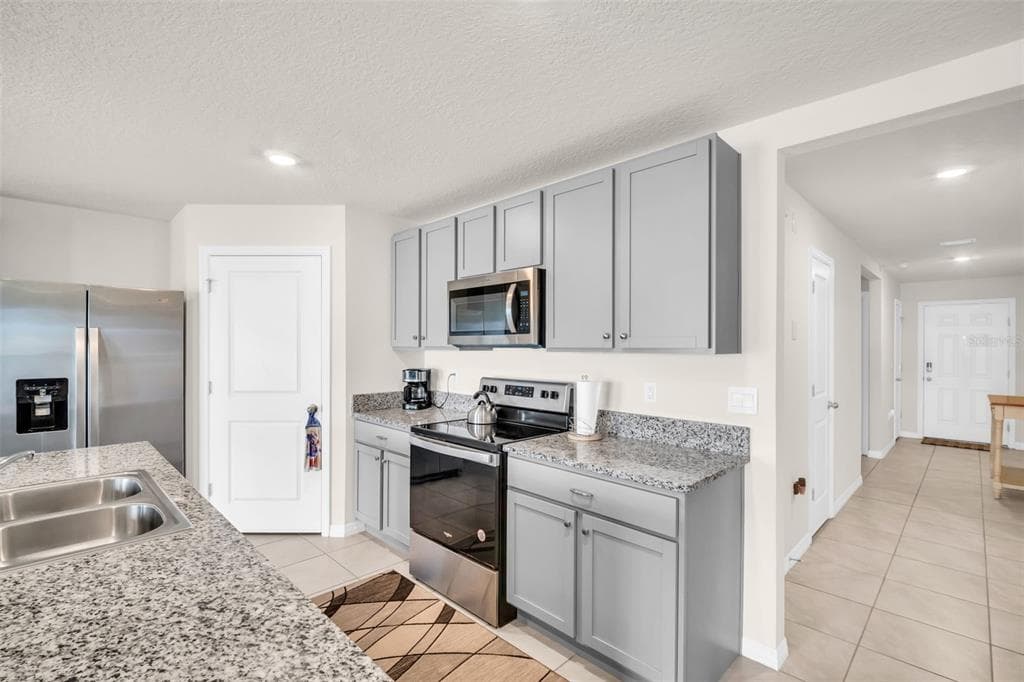 7774 SAIL CLOVER LANE, ZEPHYRHILLS, FL 33540 — zdjęcie 3