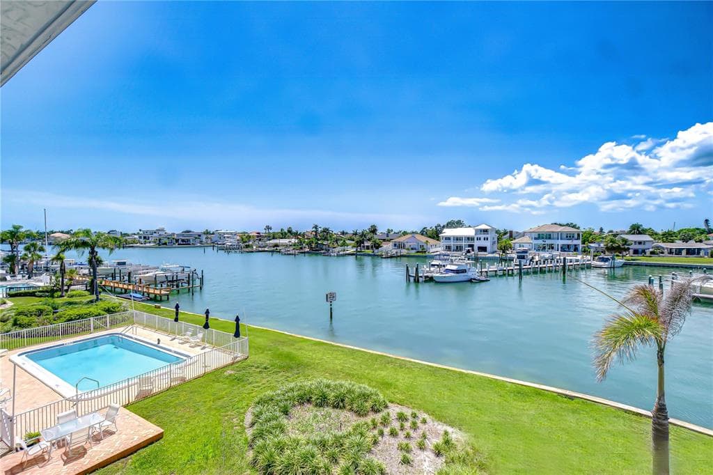 340 PINELLAS BAYWAY S # 304, ST PETERSBURG, FL 33715
