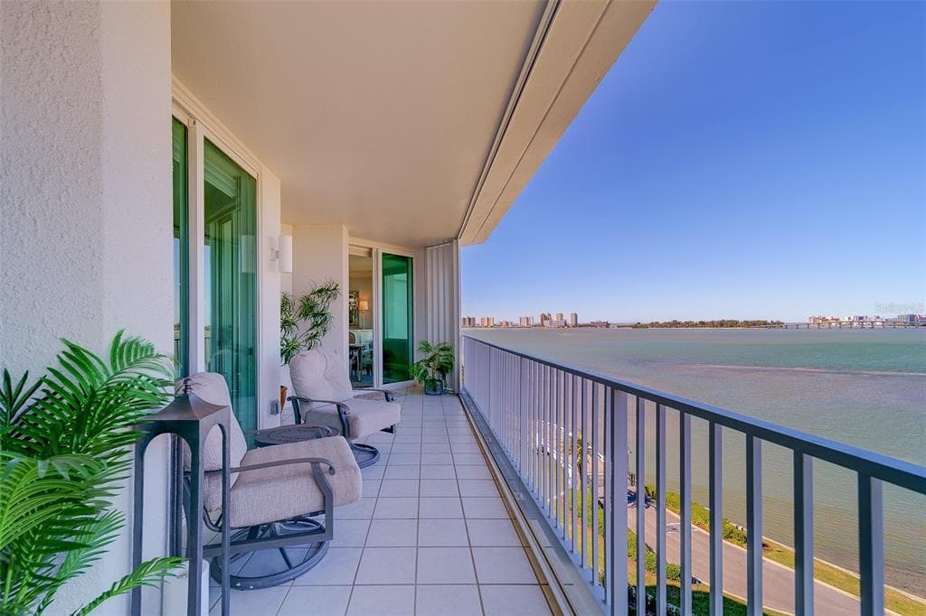 2 SEASIDE LANE # 801, BELLEAIR, FL 33756