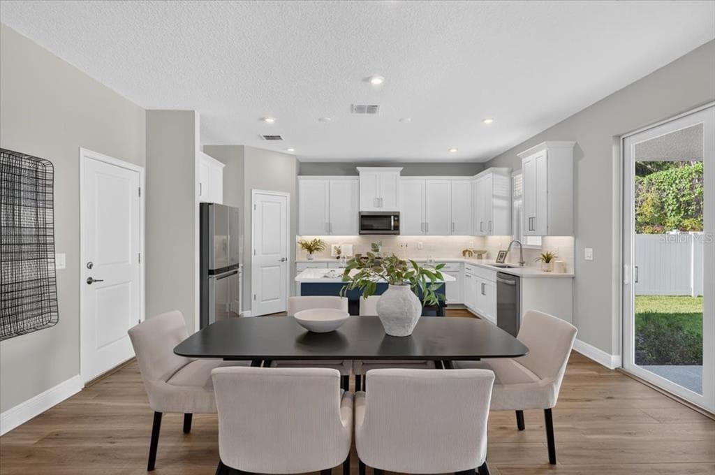 6226 29TH STREET N, ST PETERSBURG, FL 33702 — zdjęcie 2