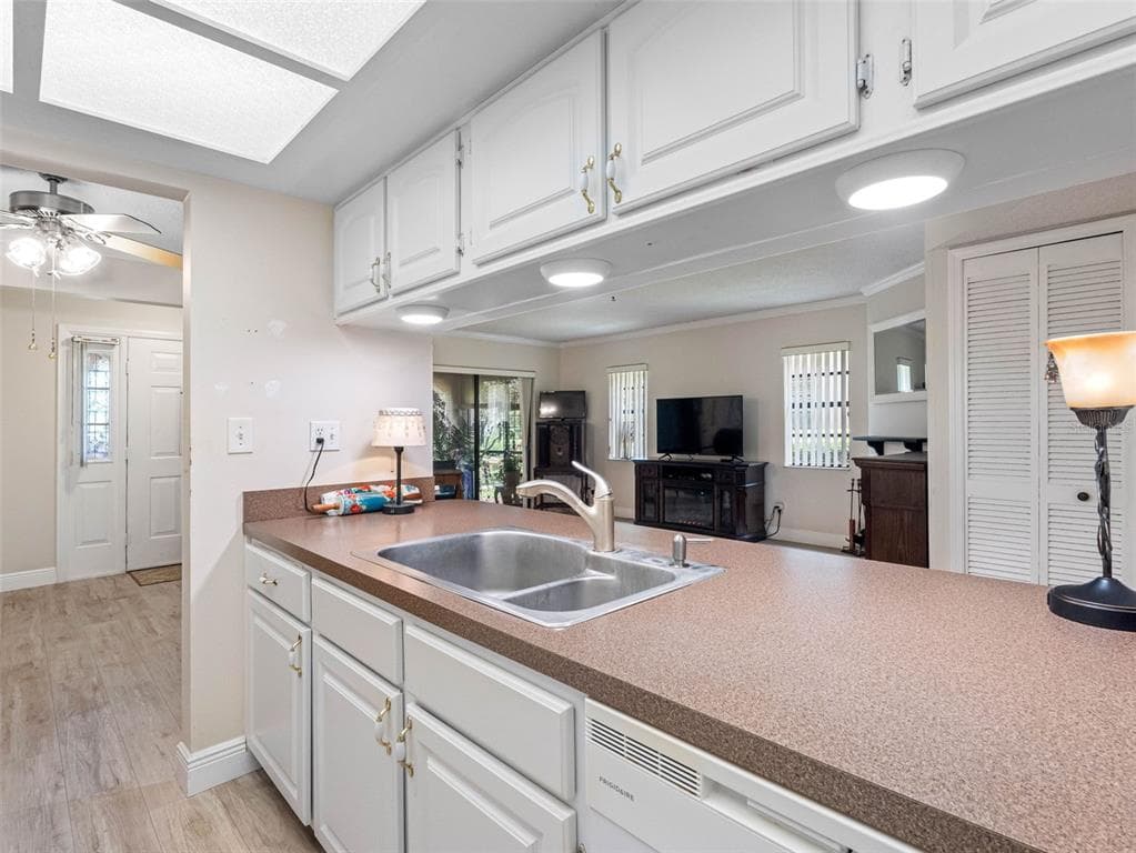 10182 SEMINOLE ISLAND DR, LARGO, FL 33773 — zdjęcie 3