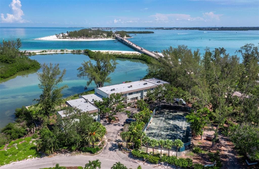 490 N SHORE ROAD # 6, LONGBOAT KEY, FL 34228