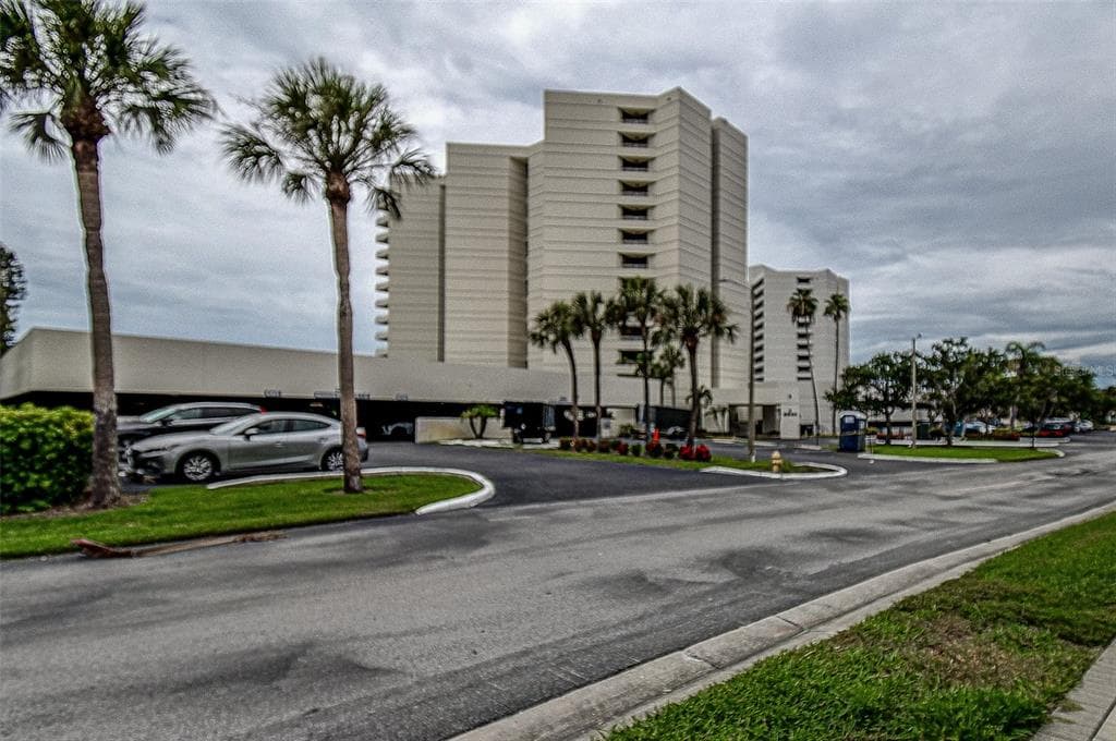 5940 PELICAN BAY PLAZA S # 406, GULFPORT, FL 33707