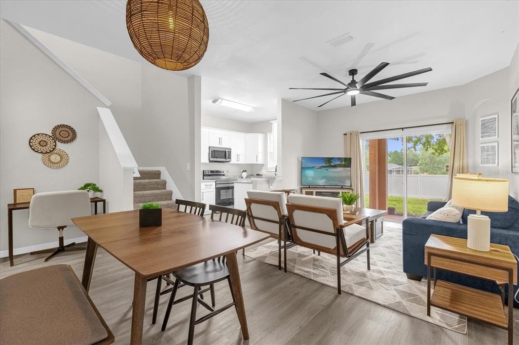2020 CALABRIA AVENUE, DAVENPORT, FL 33897