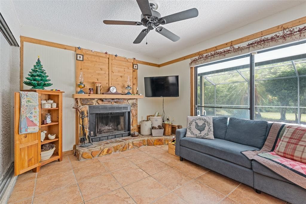 155 WOODCUTTER LANE, PALM HARBOR, FL 34683 — zdjęcie 2